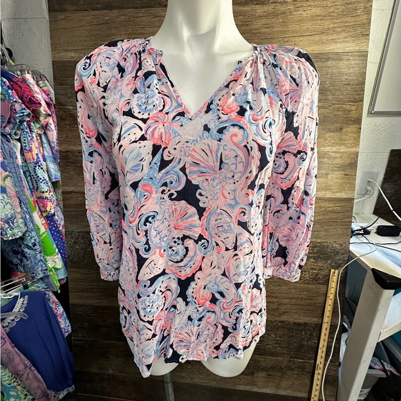 Lilly Pulitzer Pink and Blue Beach Graphic Blouse XS - Picture 8 of 10